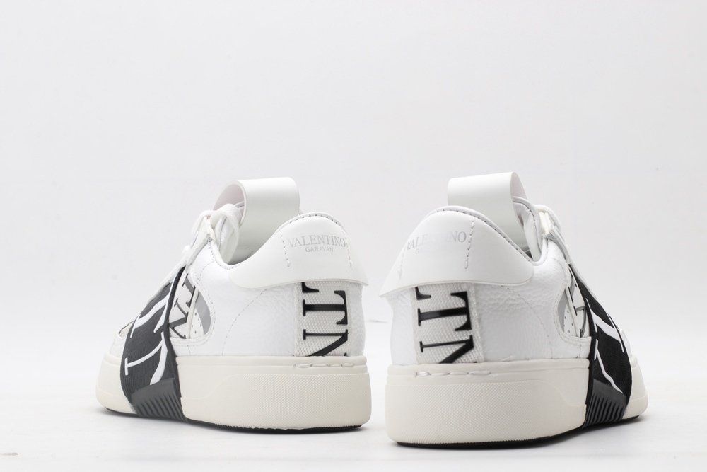 VA1ENTIN0 sneaker